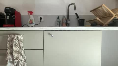 Quinnyelena online show from June 29, 9:59 am