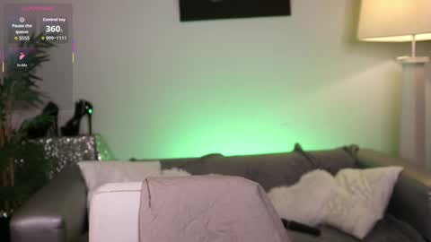 Nova Hollis online show from November 23, 2:44 am