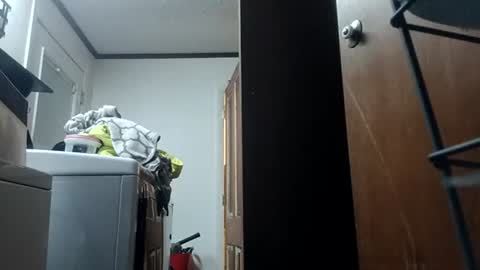 Snapshot of r04233054 chatting on December 18, 4:18 am r04233054 online show from December 18, 4:18 am