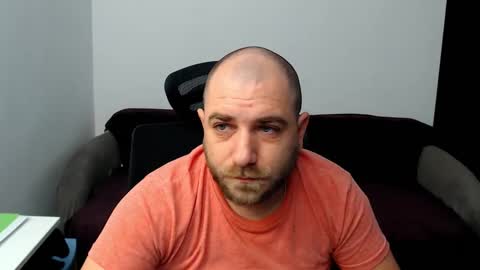 R0bila online show from October 6, 9:40 am