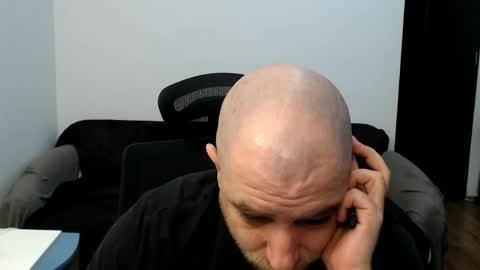 R0bila online show from April 17, 10:46 pm