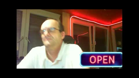 Snapshot of r_2d2_ chatting on February 26, 10:20 pm dj mike online show from February 26, 10:20 pm