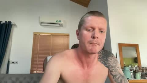 rabbit_eyes69 online show from March 4, 9:48 am