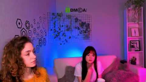 rachel_bloom__ online show from November 25, 1:33 pm