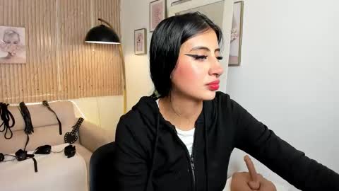 Snapshot of rachel_es chatting on December 19, 9:05 am RACHEL ES online show from December 19, 9:05 am