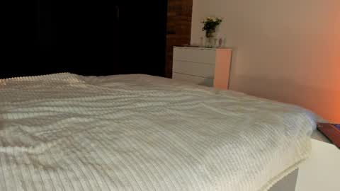 Sherryl online show from April 4, 6:27 pm