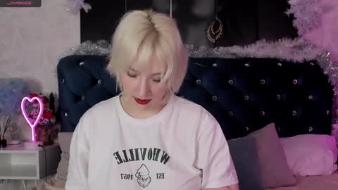 Snapshot of rachelcart chatting on January 15, 4:04 am RachelCart online show from January 15, 4:04 am