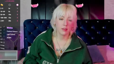 Snapshot of rachelcart chatting on January 27, 3:47 am RachelCart online show from January 27, 3:47 am