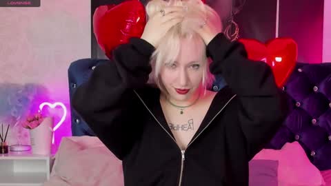 Snapshot of rachelcart chatting on February 5, 4:59 am RachelCart online show from February 5, 4:59 am