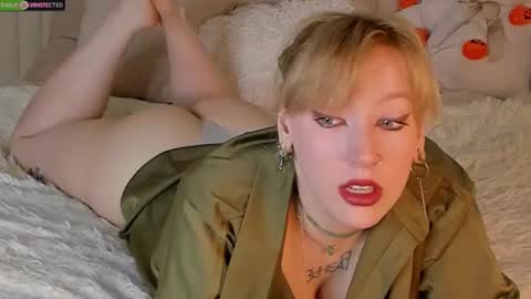 Snapshot of rachelcart chatting on October 18, 3:31 am RachelCart online show from October 18, 3:31 am