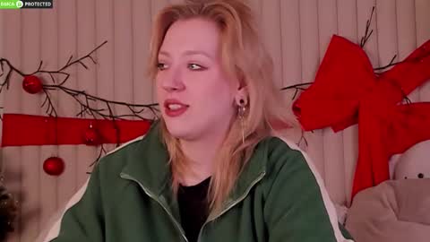 Snapshot of rachelcart chatting on December 17, 3:12 am RachelCart online show from December 17, 3:12 am