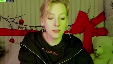 Snapshot of rachelcart chatting on December 22, 3:03 am RachelCart online show from December 22, 3:03 am