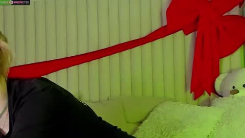 Snapshot of rachelcart chatting on February 2, 3:05 am RachelCart online show from February 2, 3:05 am