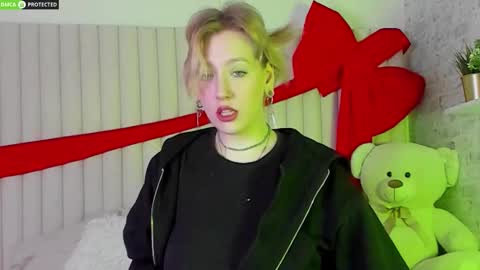 Snapshot of rachelcart chatting on February 10, 3:21 am RachelCart online show from February 10, 3:21 am