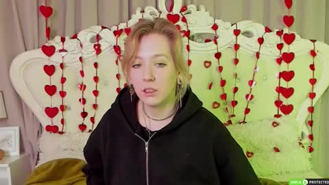 Snapshot of rachelcart chatting on February 13, 3:35 am RachelCart online show from February 13, 3:35 am