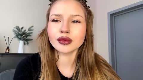 Alex online show from February 13, 6:42 am