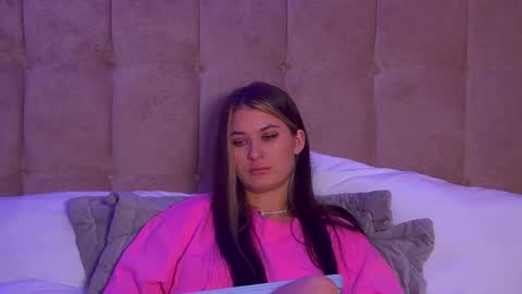 RachellSimpson online show from March 11, 9:59 pm