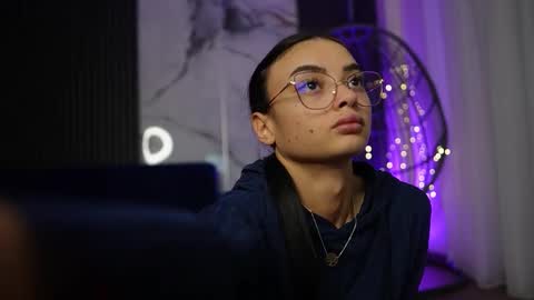 Ann online show from December 1, 5:12 am