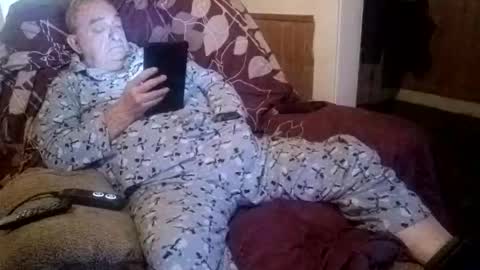 Snapshot of radiomantim chatting on February 12, 4:02 pm Radioman for fun online show from February 12, 4:02 pm