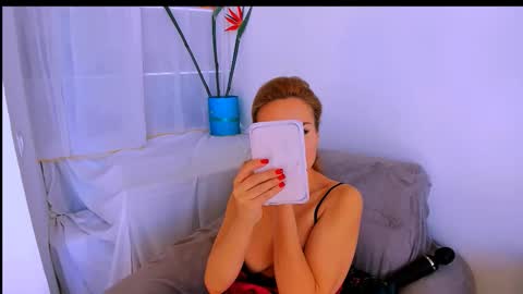 Snapshot of radmila_star chatting on September 22, 10:50 am Radmila Star online show from September 22, 10:50 am