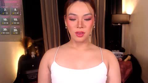 Snapshot of raeganclinton chatting on February 15, 7:27 am raeganclinton online show from February 15, 7:27 am