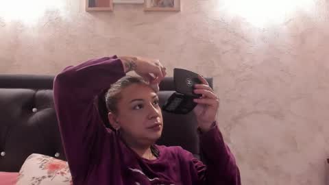 raelledarkstar online show from December 15, 7:56 am