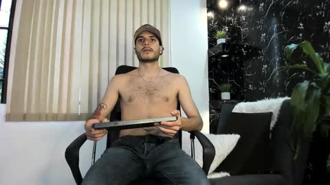 R A F A E L online show from November 20, 9:47 pm