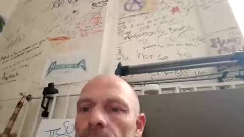 Snapshot of ragingzef69 chatting on December 11, 2:19 am Bigthickdickinvic online show from December 11, 2:19 am