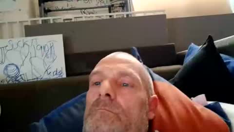 Snapshot of ragingzef69 chatting on December 13, 6:21 am Bigthickdickinvic online show from December 13, 6:21 am