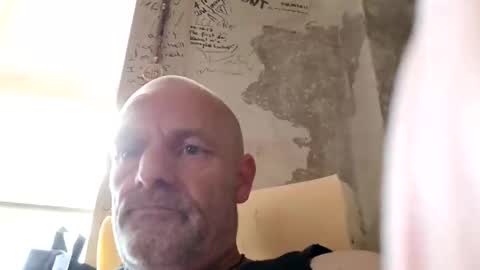 Snapshot of ragingzef69 chatting on December 29, 12:20 am Bigthickdickinvic online show from December 29, 12:20 am