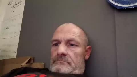 Snapshot of ragingzef69 chatting on December 31, 6:16 am Bigthickdickinvic online show from December 31, 6:16 am