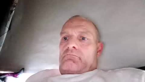 Snapshot of ragingzef69 chatting on October 18, 9:04 pm Bigthickdickinvic online show from October 18, 9:04 pm