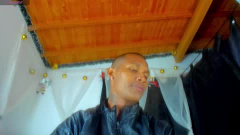 Snapshot of ragnarhot24 chatting on February 23, 1:03 am Andres H online show from February 23, 1:03 am