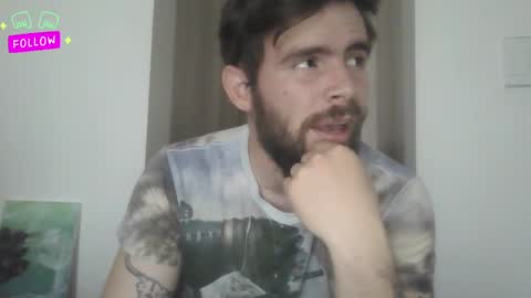 Snapshot of ragnor_vex chatting on December 6, 8:40 pm Ragnor vex online show from December 6, 8:40 pm