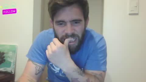 Snapshot of ragnor_vex chatting on December 10, 10:47 pm Ragnor vex online show from December 10, 10:47 pm