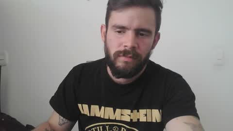 Snapshot of ragnor_vex chatting on February 17, 4:37 pm Ragnor vex online show from February 17, 4:37 pm