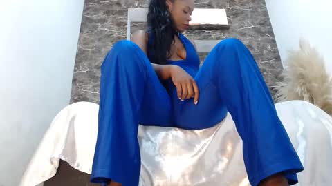 raichellcooper1 online show from September 19, 3:56 pm