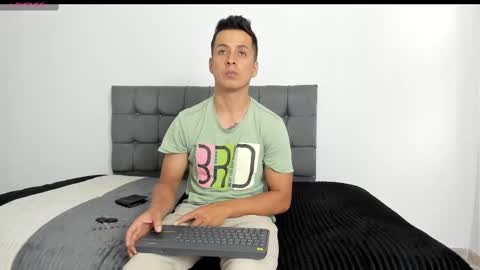 Snapshot of raiiaan_torricely chatting on January 2, 5:07 pm Rayan online show from January 2, 5:07 pm