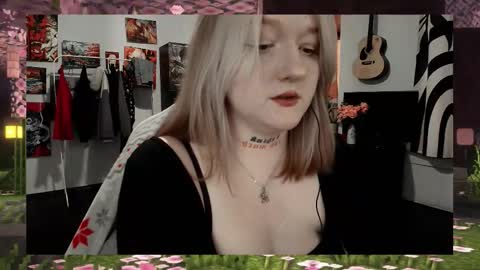 Snapshot of raiingurl chatting on October 3, 8:55 am Kate online show from October 3, 8:55 am