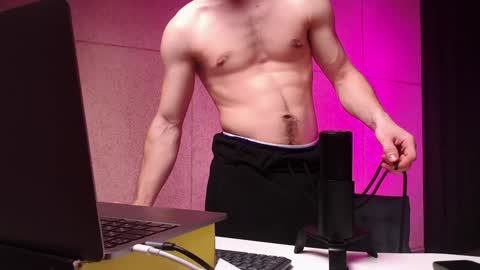 Rainbow James  online show from December 6, 8:29 pm