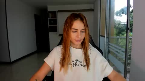 Snapshot of rainbow_jenny chatting on February 13, 10:22 pm Jennyindependent model . online show from February 13, 10:22 pm