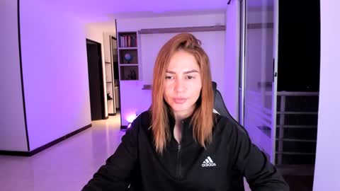 Snapshot of rainbow_jenny chatting on March 6, 12:43 am Jennyindependent model . online show from March 6, 12:43 am