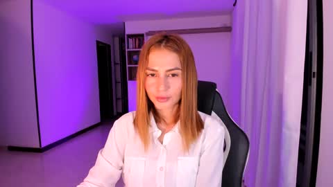 Snapshot of rainbow_jenny chatting on March 7, 11:49 pm Jennyindependent model . online show from March 7, 11:49 pm