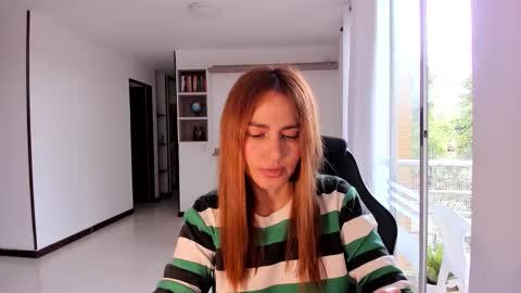 Snapshot of rainbow_jenny chatting on February 13, 6:59 pm Jennyindependent model . online show from February 13, 6:59 pm