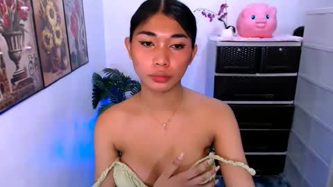 raindrizzle1706 online show from March 11, 6:25 pm