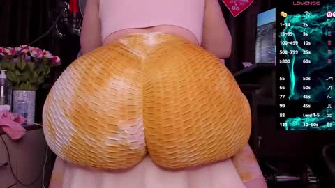 Laura online show from December 5, 4:21 am