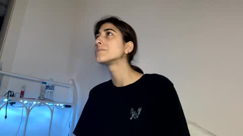 Snapshot of raiyvyn chatting on January 9, 3:36 am Ray Ray online show from January 9, 3:36 am