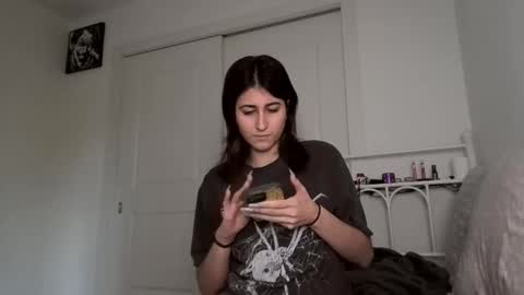 Snapshot of raiyvyn chatting on January 14, 10:03 pm Ray Ray online show from January 14, 10:03 pm