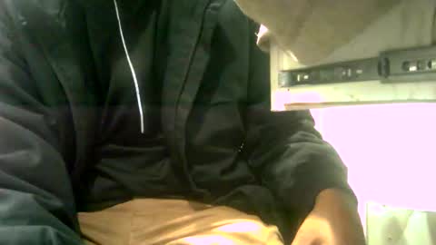 Snapshot of rakulgee12 chatting on February 18, 6:09 am rakulgee1 online show from February 18, 6:09 am