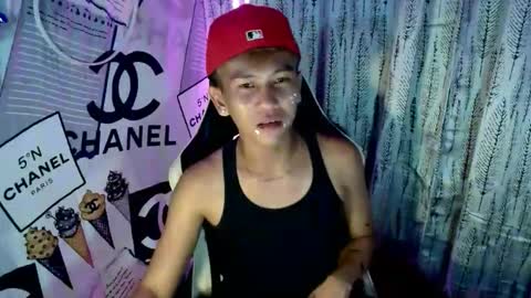 Snapshot of ralfhuge24 chatting on January 7, 11:12 am ralfhuge24 online show from January 7, 11:12 am